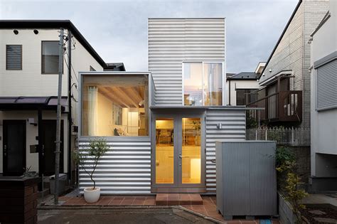 UNEMORI ARCHITECTS' tiny 'house tokyo' is a stack of